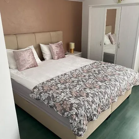 Francesca 빌라 포레치