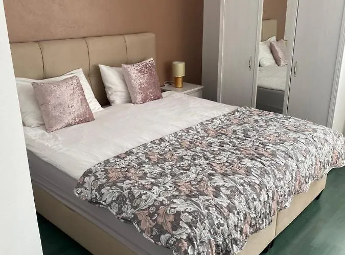 Francesca ヴィラ ポレッチ